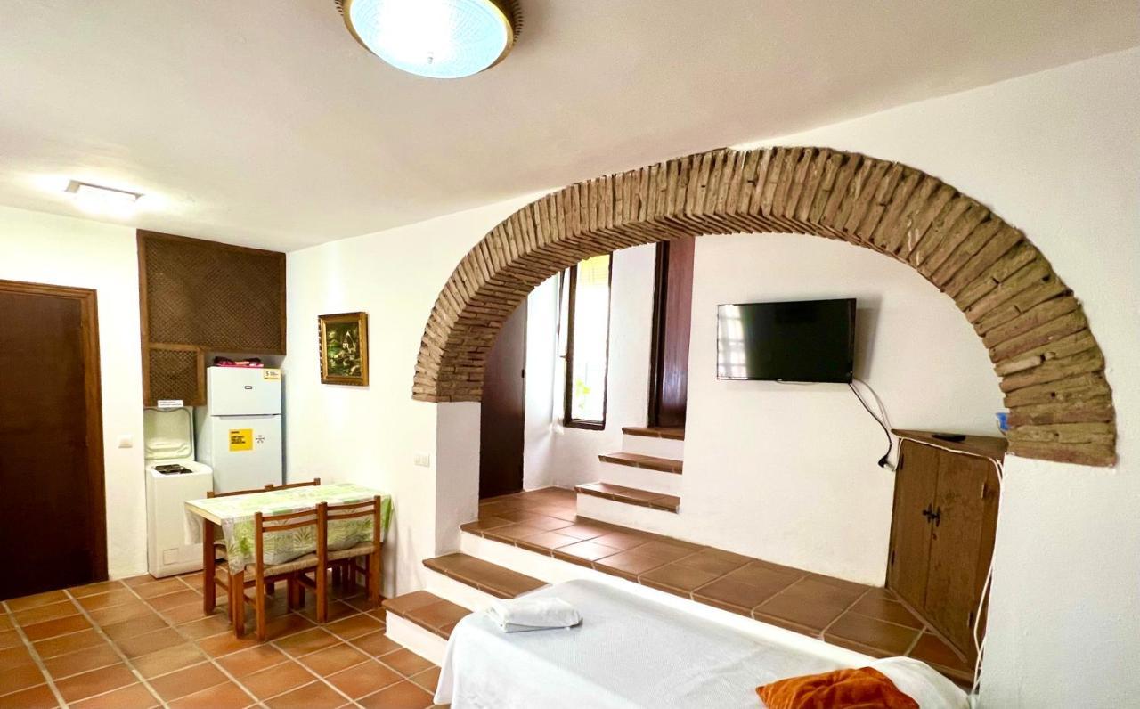 Castillo Apartment *